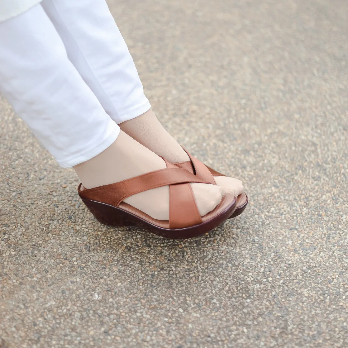 Defect Safya Criss-Cross Sandal