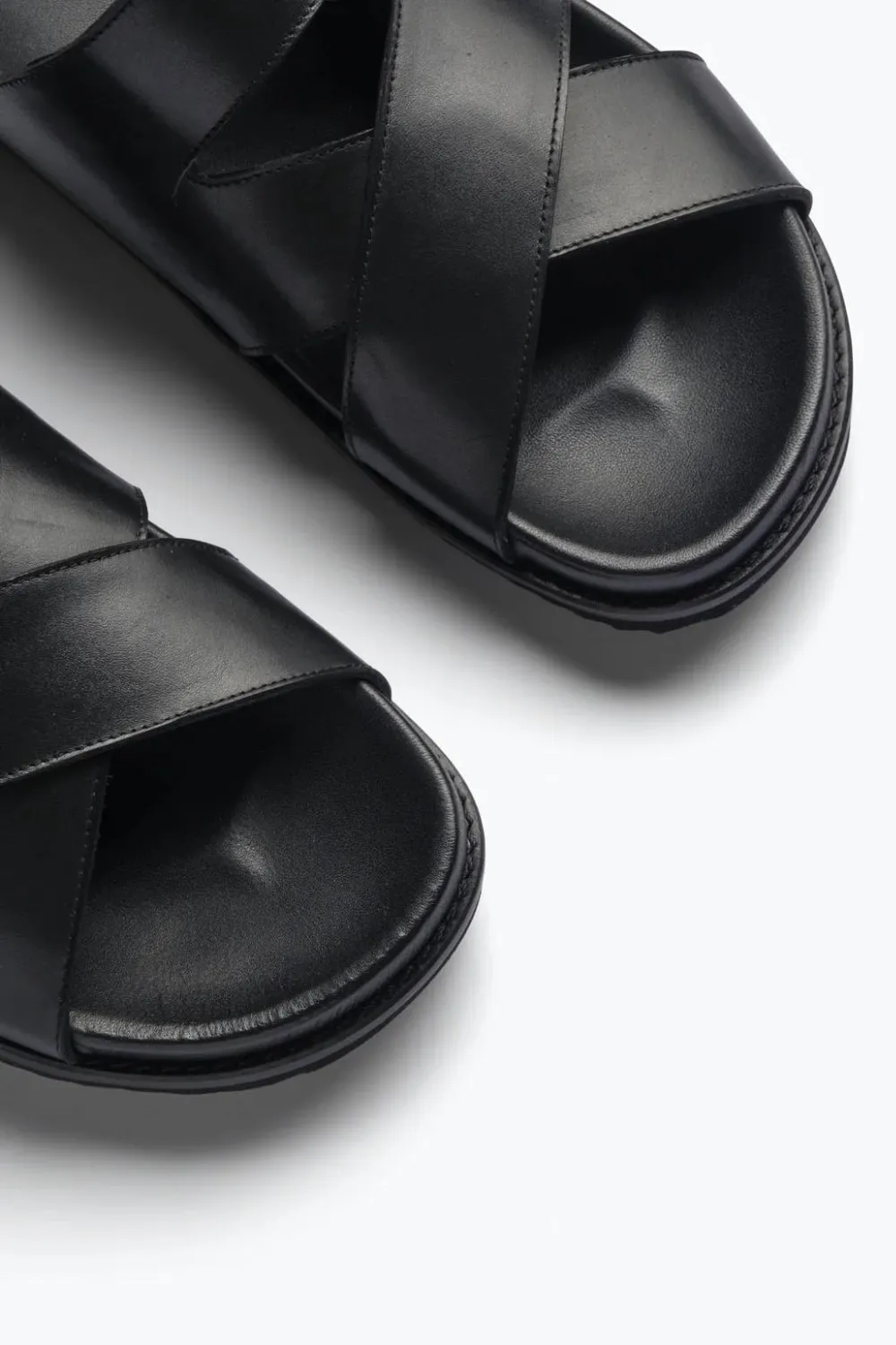 Frēda Salvador River Criss Cross Footbed Sandal
