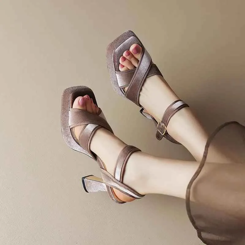 FT2382 Elegant Retro Velvet Sandal - Women's Casual Shoes