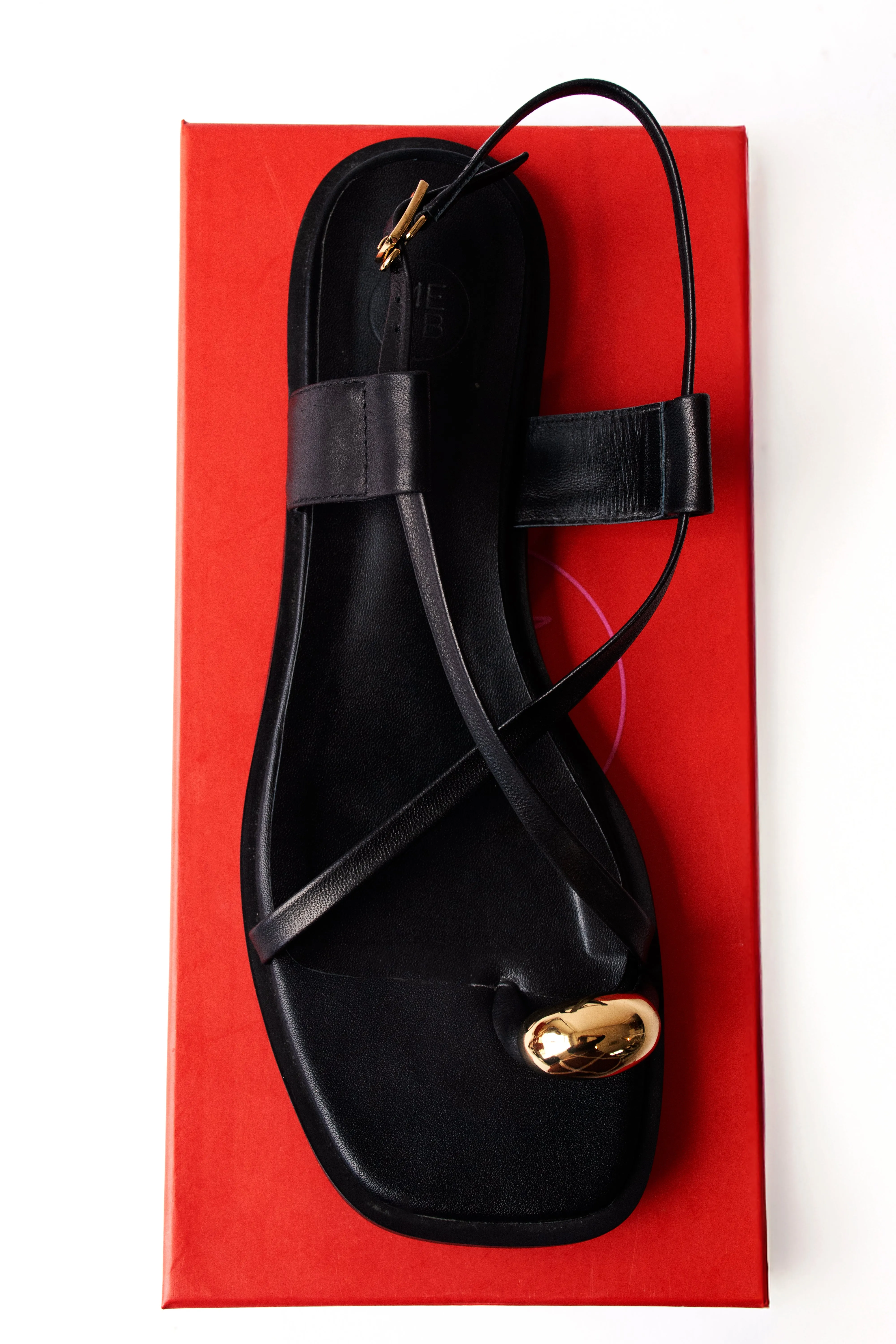 Luxe Cross Over Sandal in Black