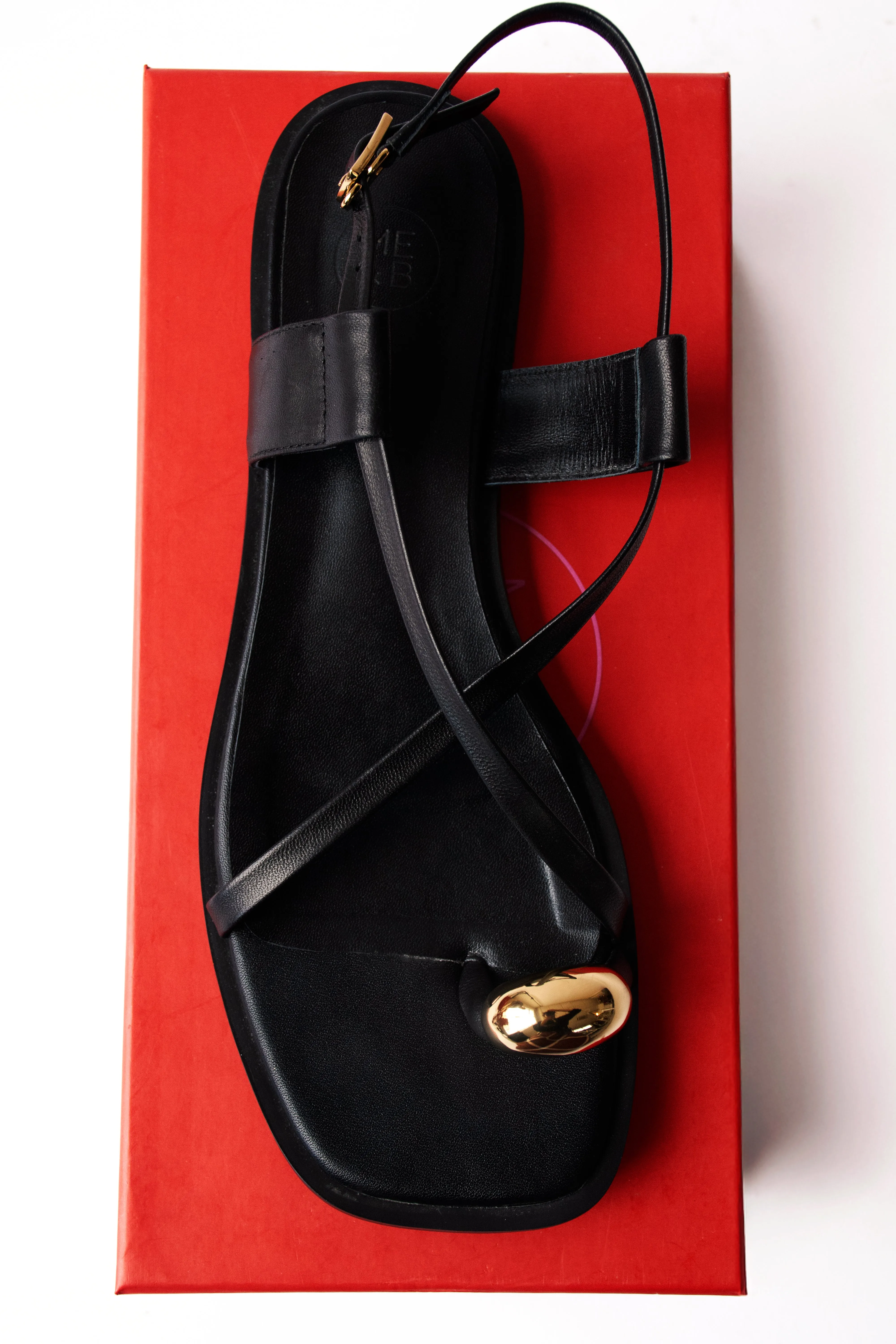 Luxe Cross Over Sandal in Black