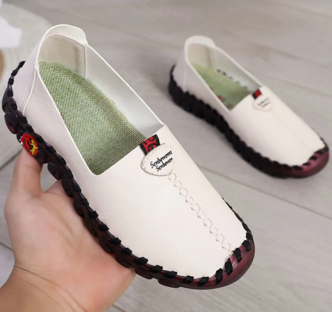 Vanccy Women's Wide Fit Thick Sole Flats Shoes For Women