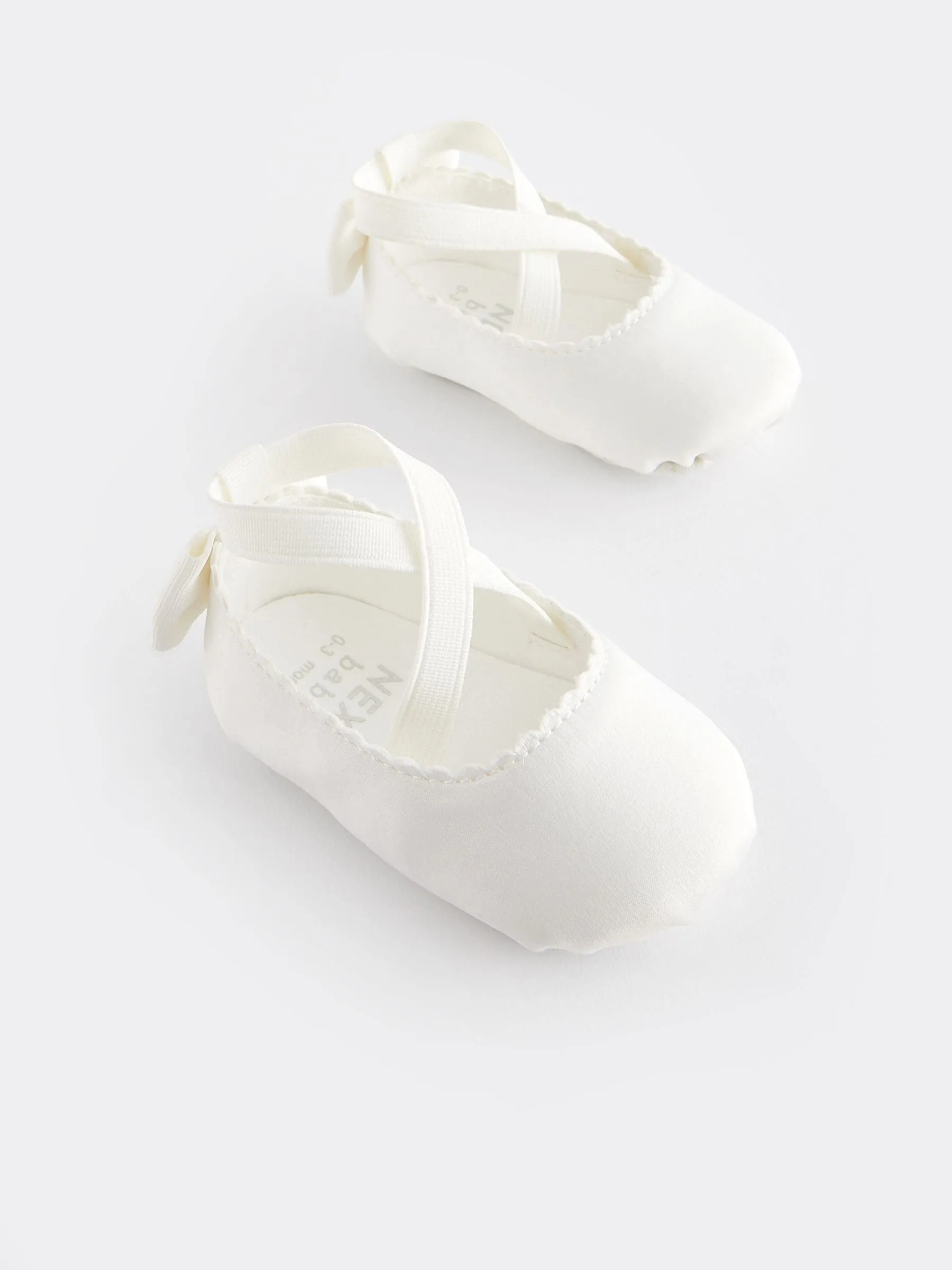 White Ballet Baby Shoes (0-24mths)