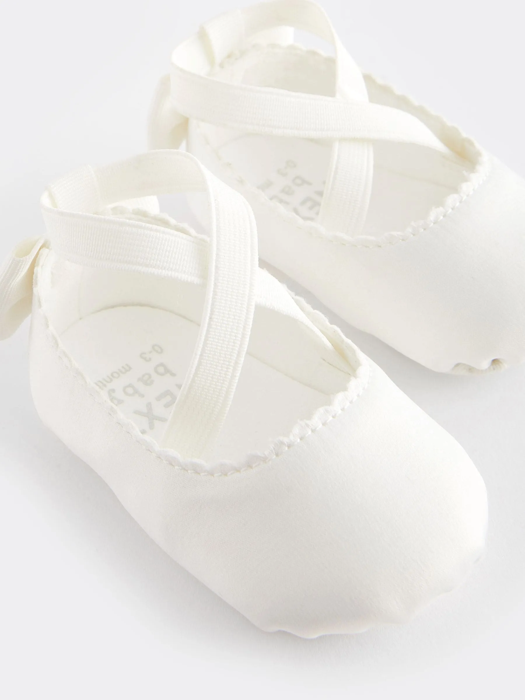 White Ballet Baby Shoes (0-24mths)